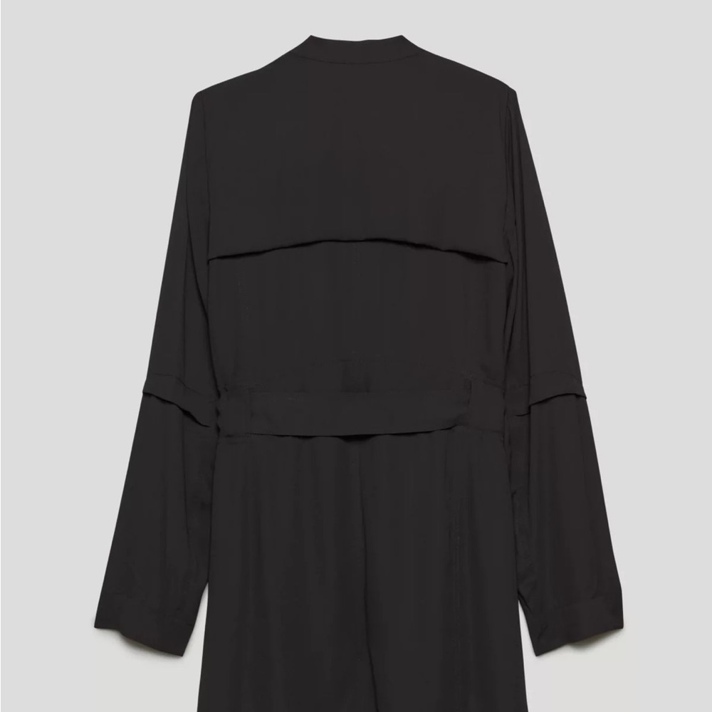 Aritzia flowy trench coat